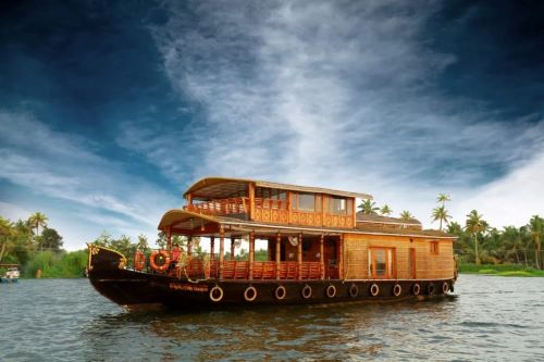 Kochi-Munnar-Alleppy-Thekaddy-Kumarakom-Kovalam-Kanyakumari 9N 10D Package